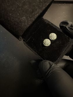 Round Cluster Stud Earrings