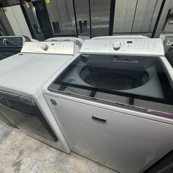 Maytag Bravos XL 5.3 CuFt Washer & Dryer Set