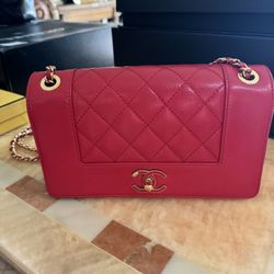 Chanel Red maidemoiselle 