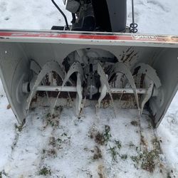 White Snow Boss Snow Blower 28 inches Wide 