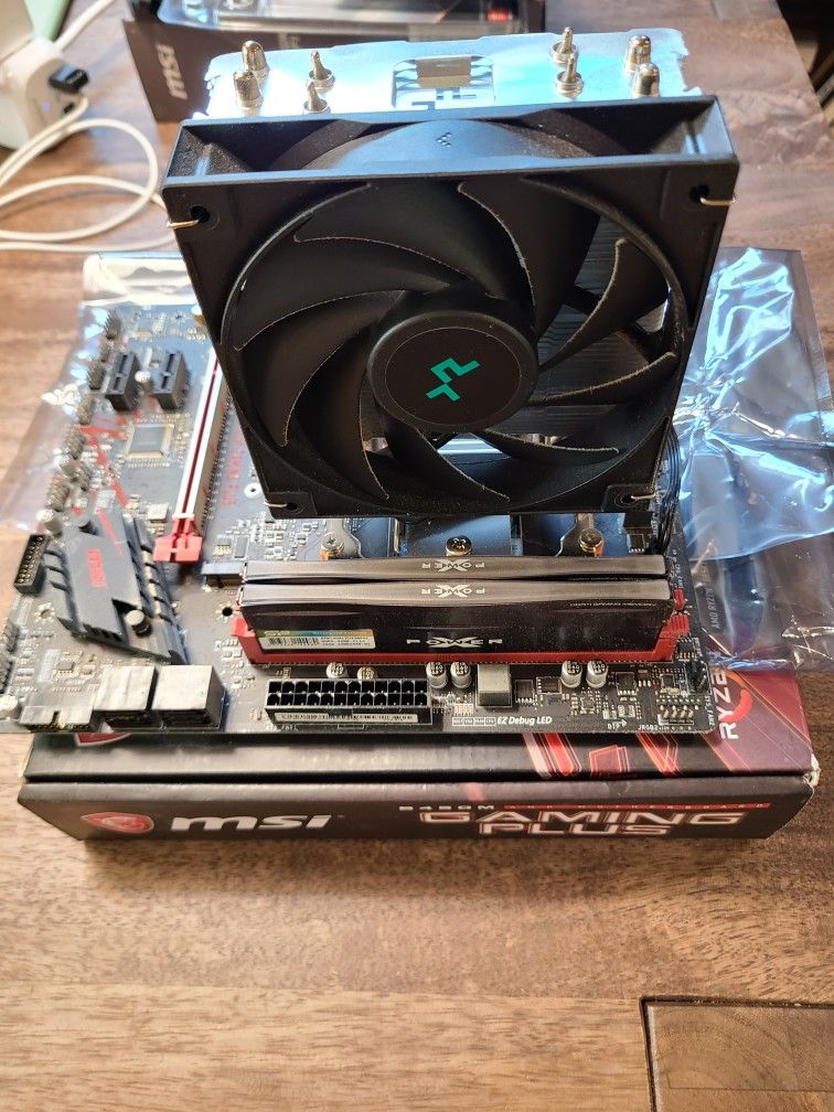 Msi B450m, AMD 5600, 32gb Ram, Ag400 Air Cooler, Thermaltake Case