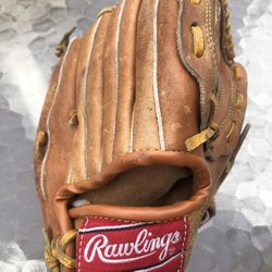 Vintage  Rawlings 9.5 Inch Baseball Glove