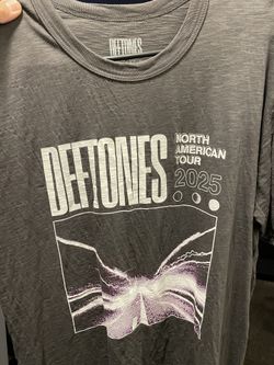 Medium Deftones ‘25 Tour Premium Shirt