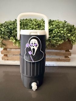 Scream ghost face koozie