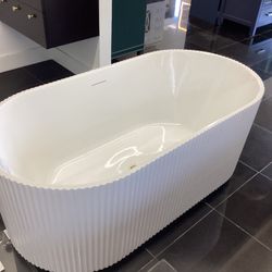 59” Freestanding Bathtub Ready For Pickup