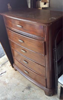 Wood 5-Drawer Chest Dresser