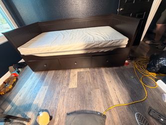 Twin to King Daybed