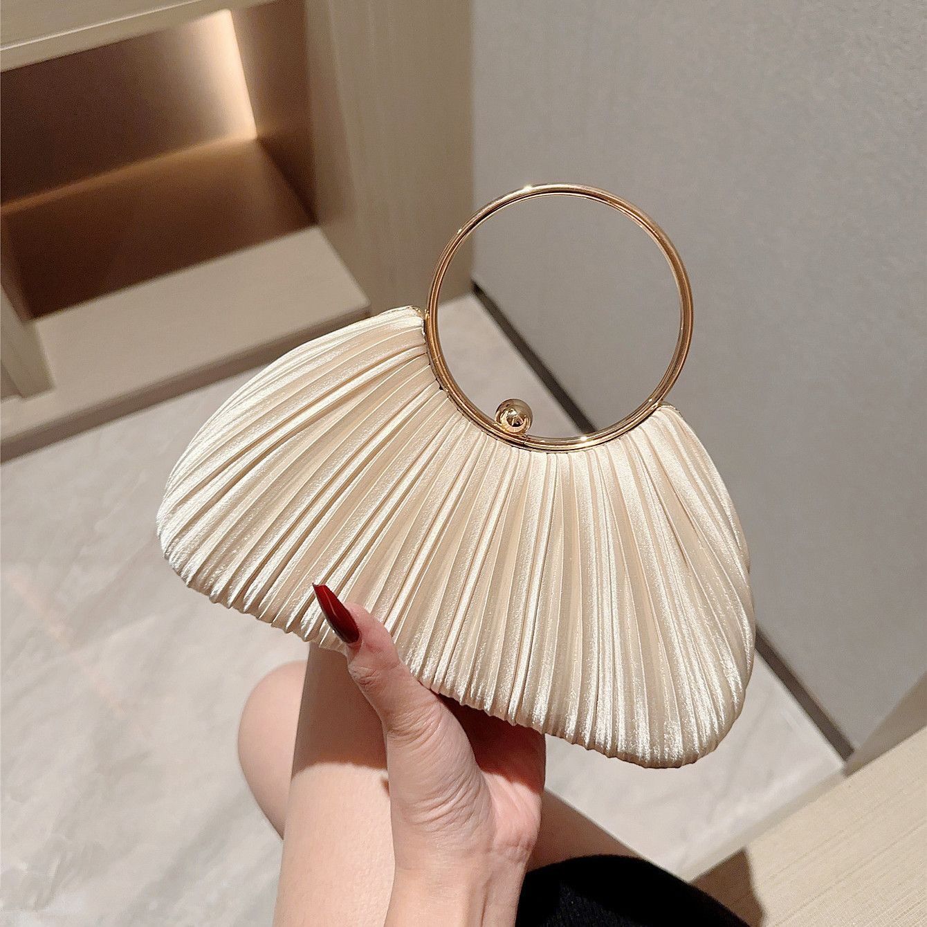 New satin pleated dinner bag ring handbag evening dress bag dance party one-shoulder oblique women's bag