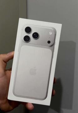 Brand New iPhone 17 Pro Max 256GB – Silver – Factory Unlocked – Sealed