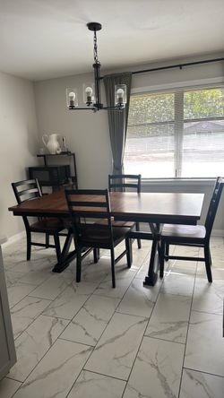 Modern Wood Dining Table & Chair Set – Great Condition