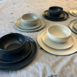 Crate And Barrel Visto Dishes - Full Set Of 8