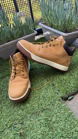 Tan Timberland chukka boots