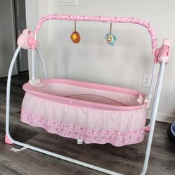 Baby Cradle Swing - Excellent Condition 