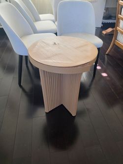 Free side table