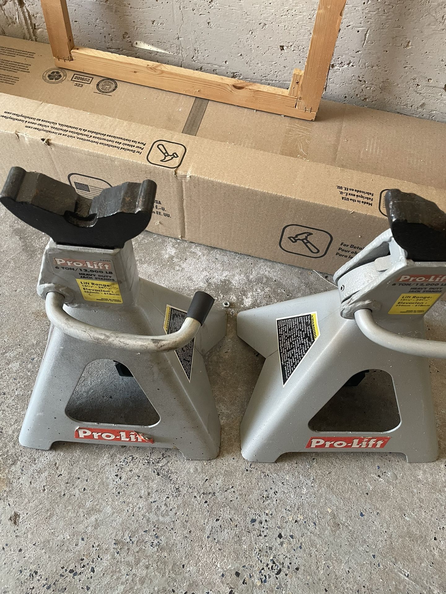Pro lift 6 Ton Big Jack Stands! Available!