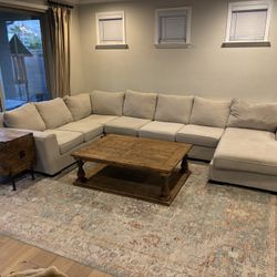 Sectional Couch w/ Chaise