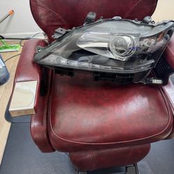 Drivers Side Headlight Without Auto Leveling Option