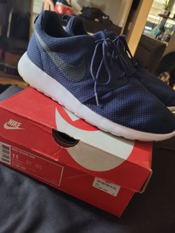 Size 11 - Nike Roshe Run Midnight Navy