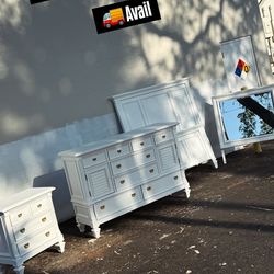 😍🔥Beautiful White Kingsize Bedset😍🔥(Freshly Painted)