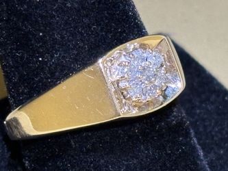 4 Gold Diamond Rings all 4 one Priced to sell 🌹🌹🌹🌹🌹🌹🌹🌹