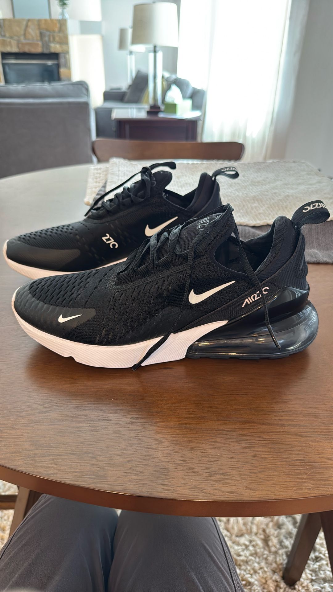 Nike Air 270 - New!