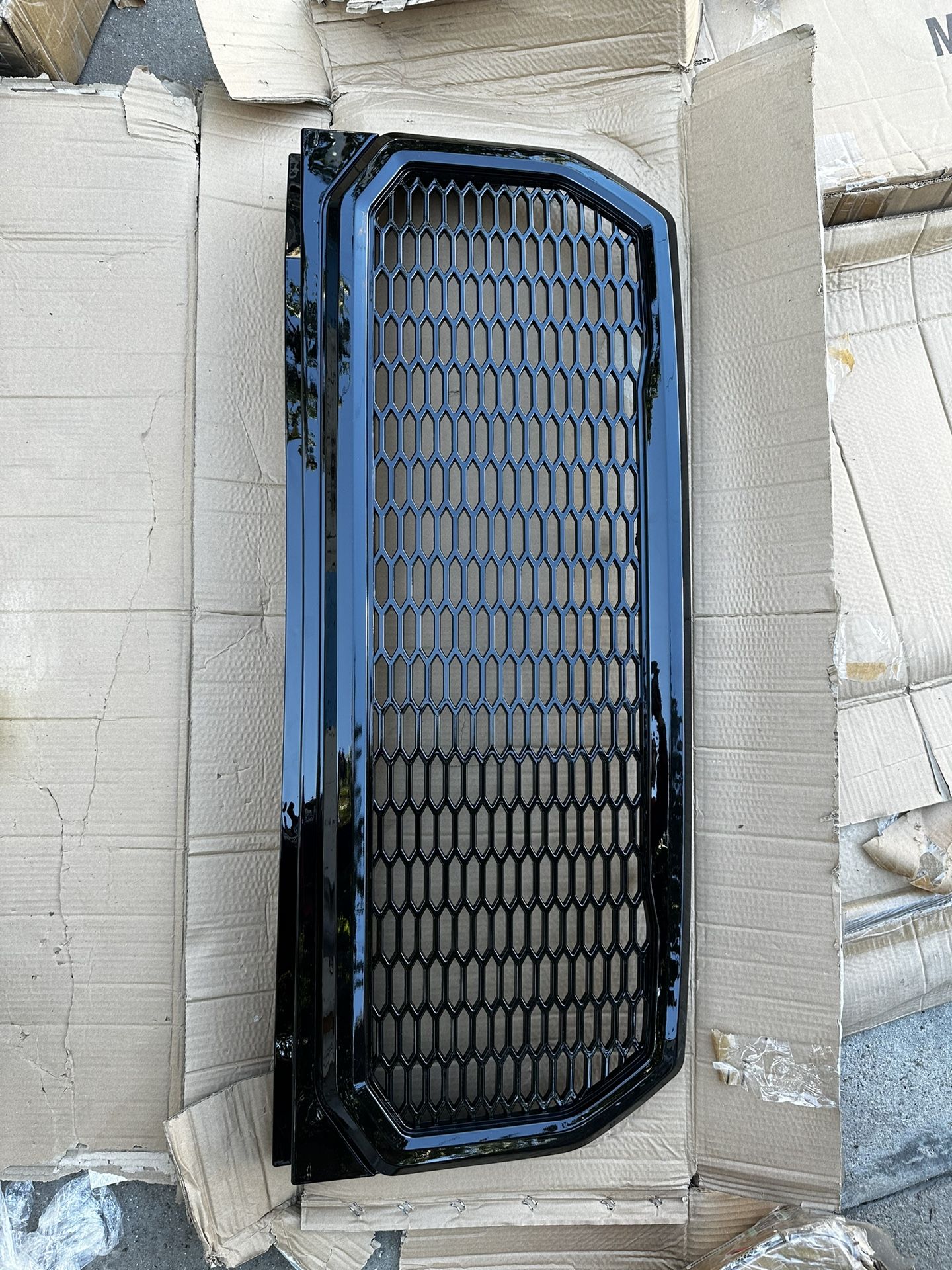 Ford F150 grill year 2015/2017