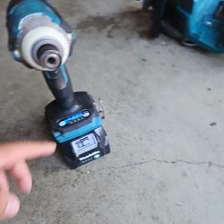 Makita 40v Impact Driver With Battery 
