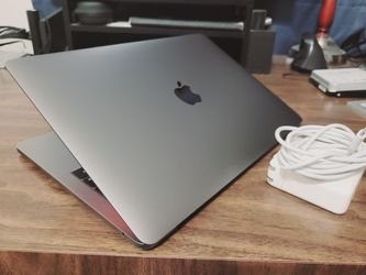 MacBook Pro Laptop 17