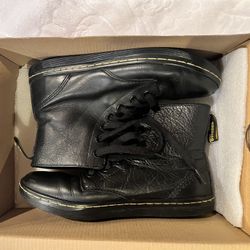 Dr. Martens "Leyton" BLACK  Leather Combat Boots WOMENS SZ 6