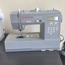 SINGER HEAVY DUTY 6700