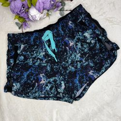 Fabletics Pamela Shorts in Tidepool Print and Island