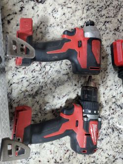 Milwaukee set no battery