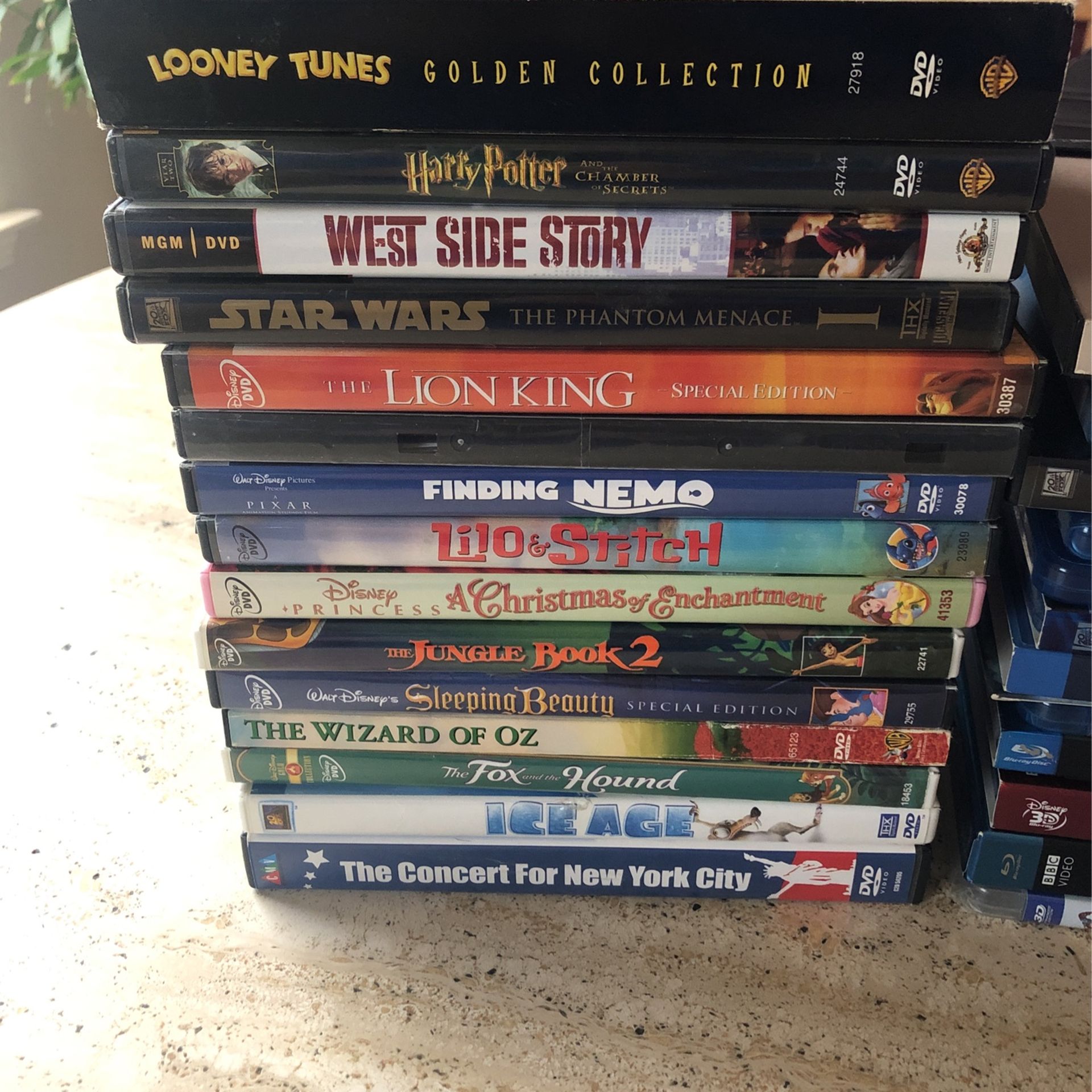 Blu-ray and DVD Lot (29) for Sale in San Antonio, TX - OfferUp