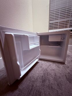 Mini Fridge & Cooler