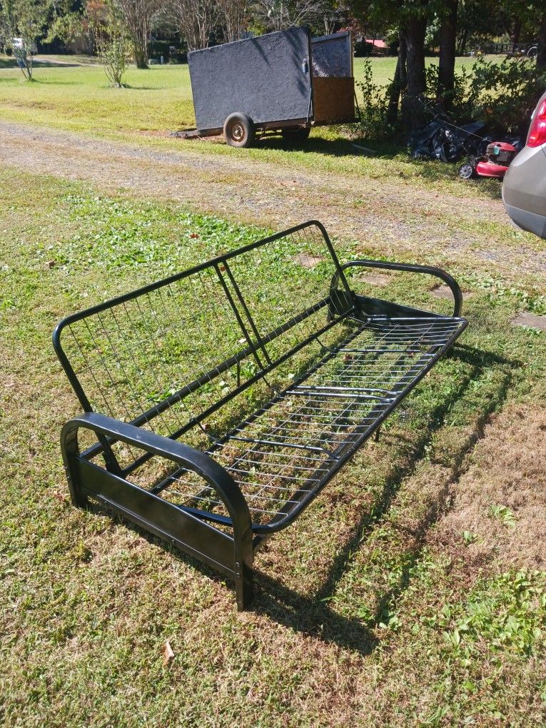 Metal Futon