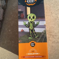 Lit light-up skeleton Indoor/outdoor decor Halloween, 20”