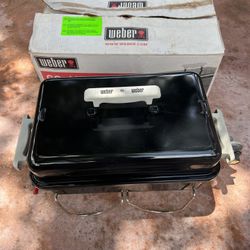 Weber go-anywhere propane grill (excellent condition )