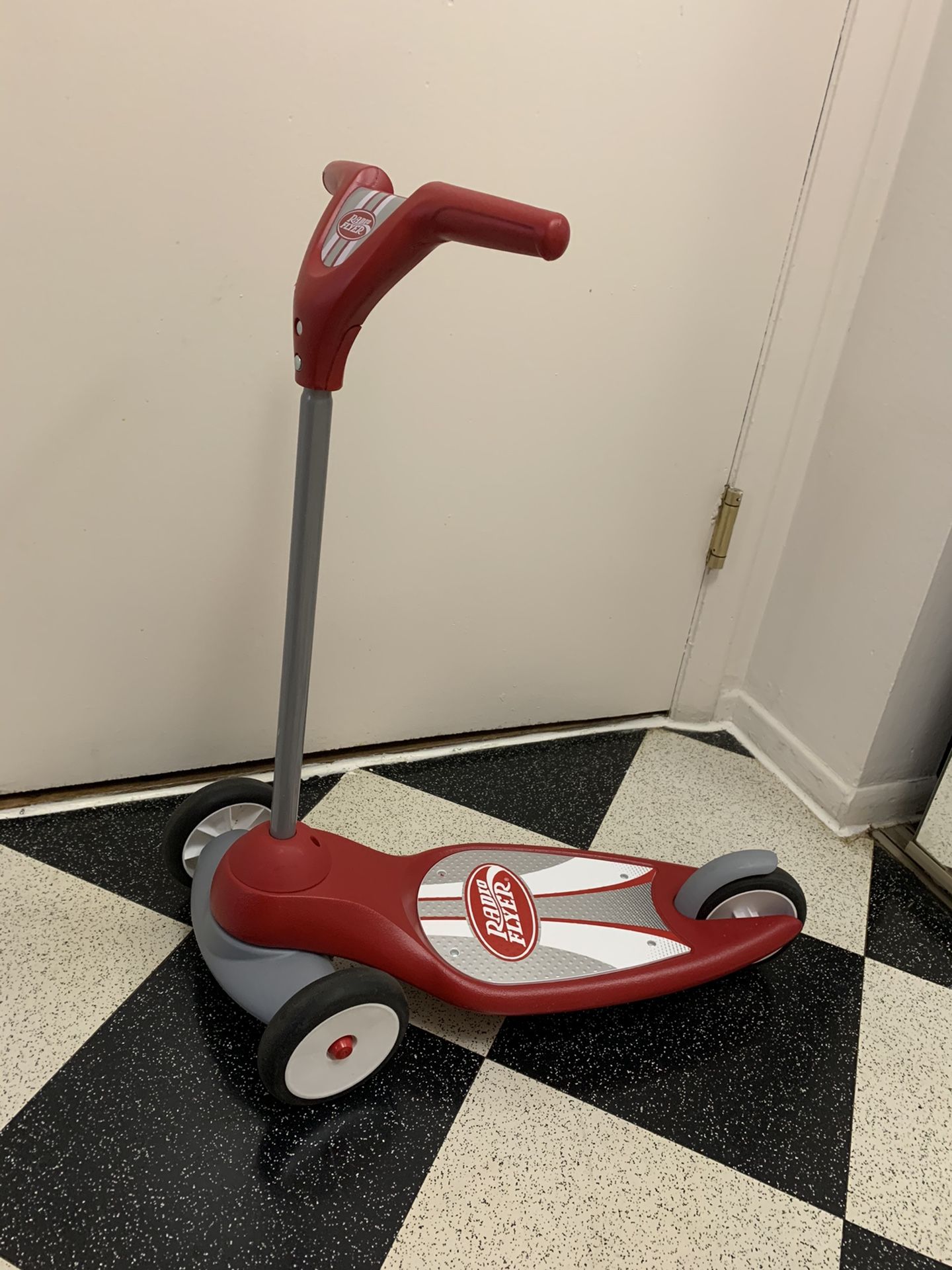 Radio flyer- scooter