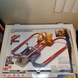 Hot Wheels Mario kart Bowser  Castle Chaos  Track