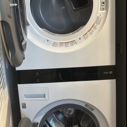 Stackable washer and dryer LG  