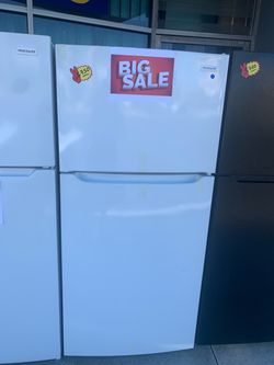 Labor Day Big Sale! Frigidaire White Top-Freezer Refrigerator