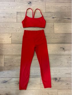 NWT Vuori AllTheFeels™ Legging and Bra SET. CHERRY RED. SMALL
