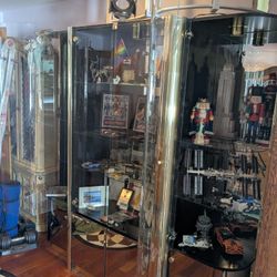 Glass And Mirror China Cabinet 