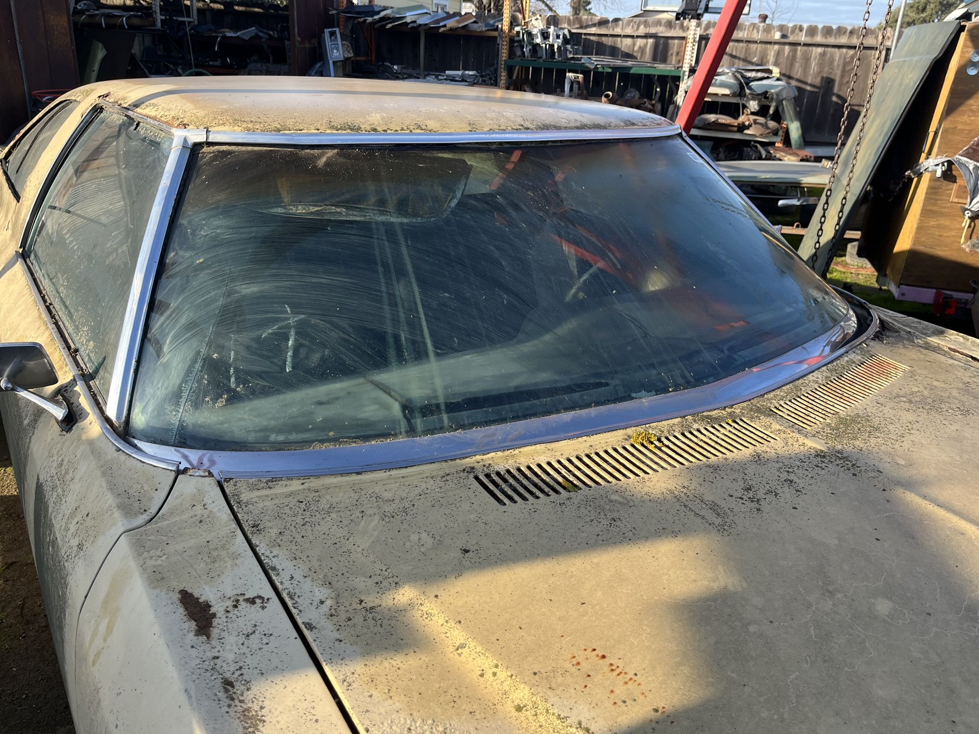 74,75,76 Impala / Caprice (Outside Front Windshield Trim)