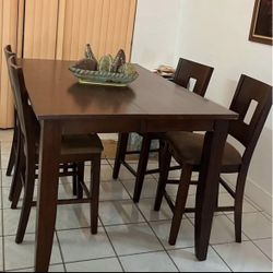 Dinning Table With Chairs