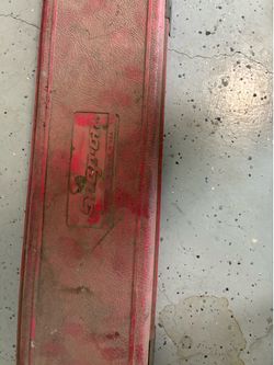 Snap on 200-600 ft/lb torque ratcheting socket wrench with case