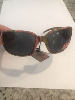 Pink Camouflage Polarized Sunglasses.
