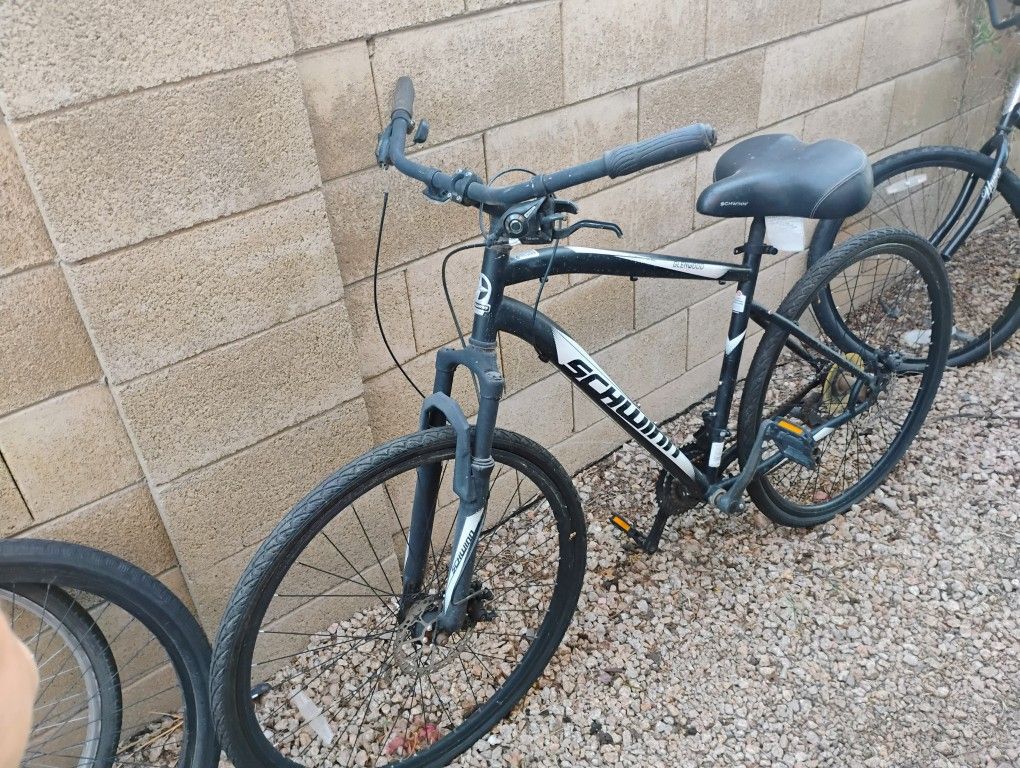 Schwinn 700c Glenwood Hybrid Bike
