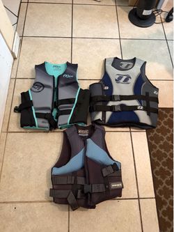 3 Adult Medium Life Jackets Bundle – O’Brien BioLite, JetPilot & Ocean Pacific