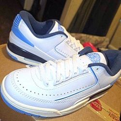 8 women's ...6.5 Men's Jordan's ordan's 2/3 Men's Casual ShoesGrade-School  brand new